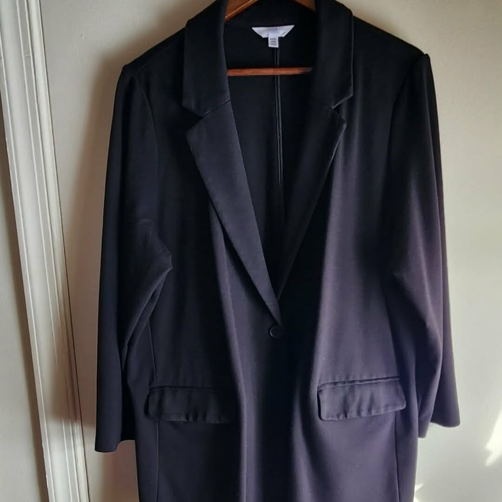 Time and Tru Elegant Black Blazer